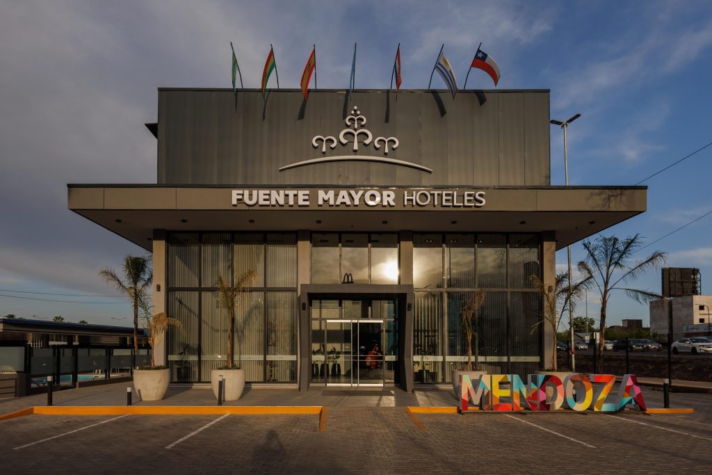 fuente mayor hotel terminal mendoza